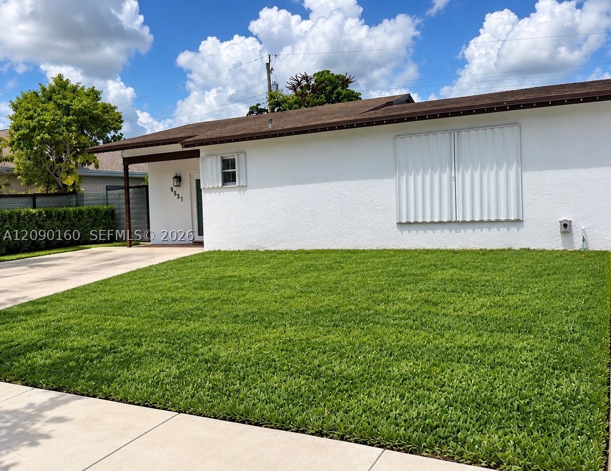 9851 Martinique Dr 9851 — photo