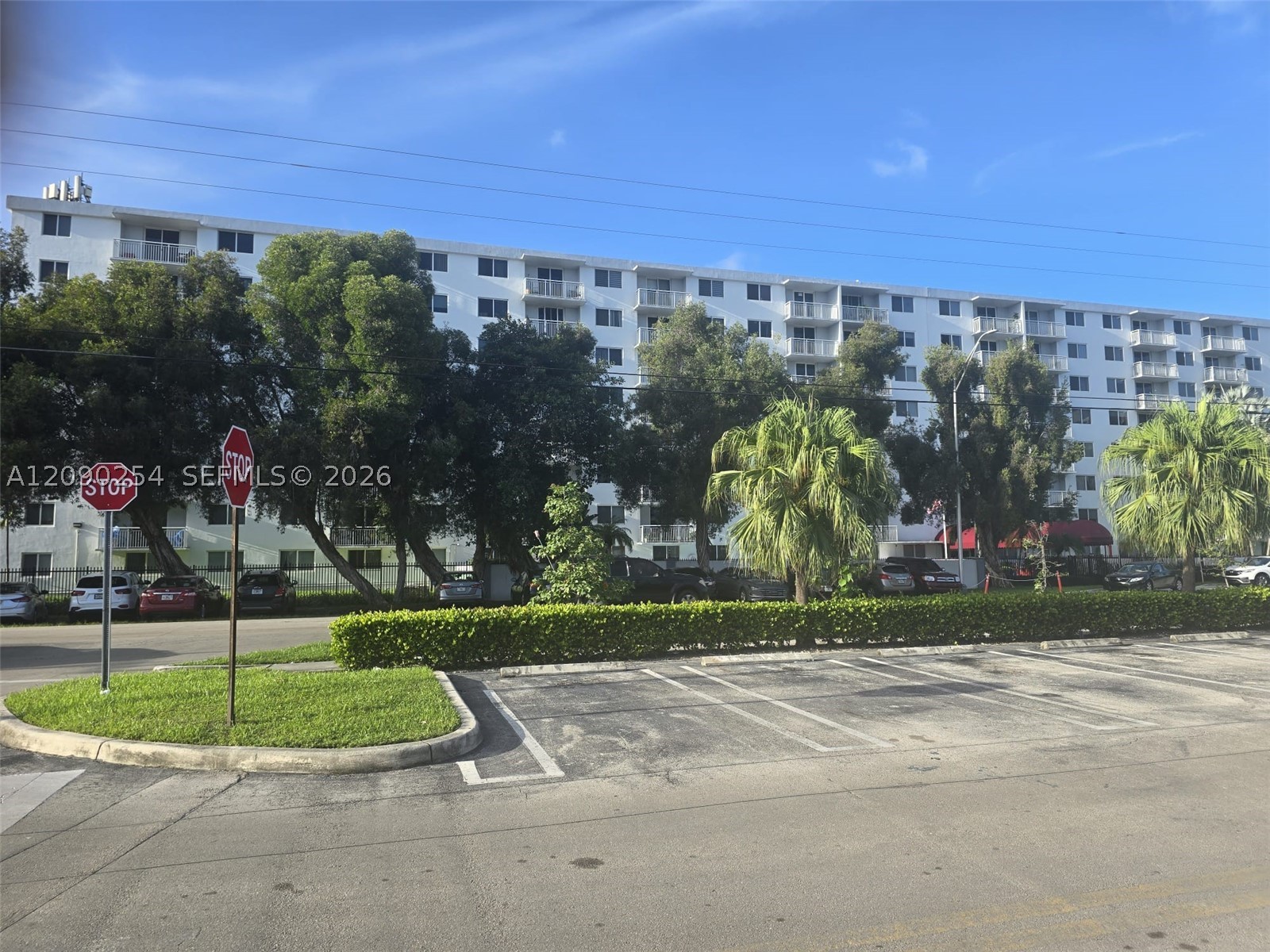 1251 NE 108th St 718 — photo