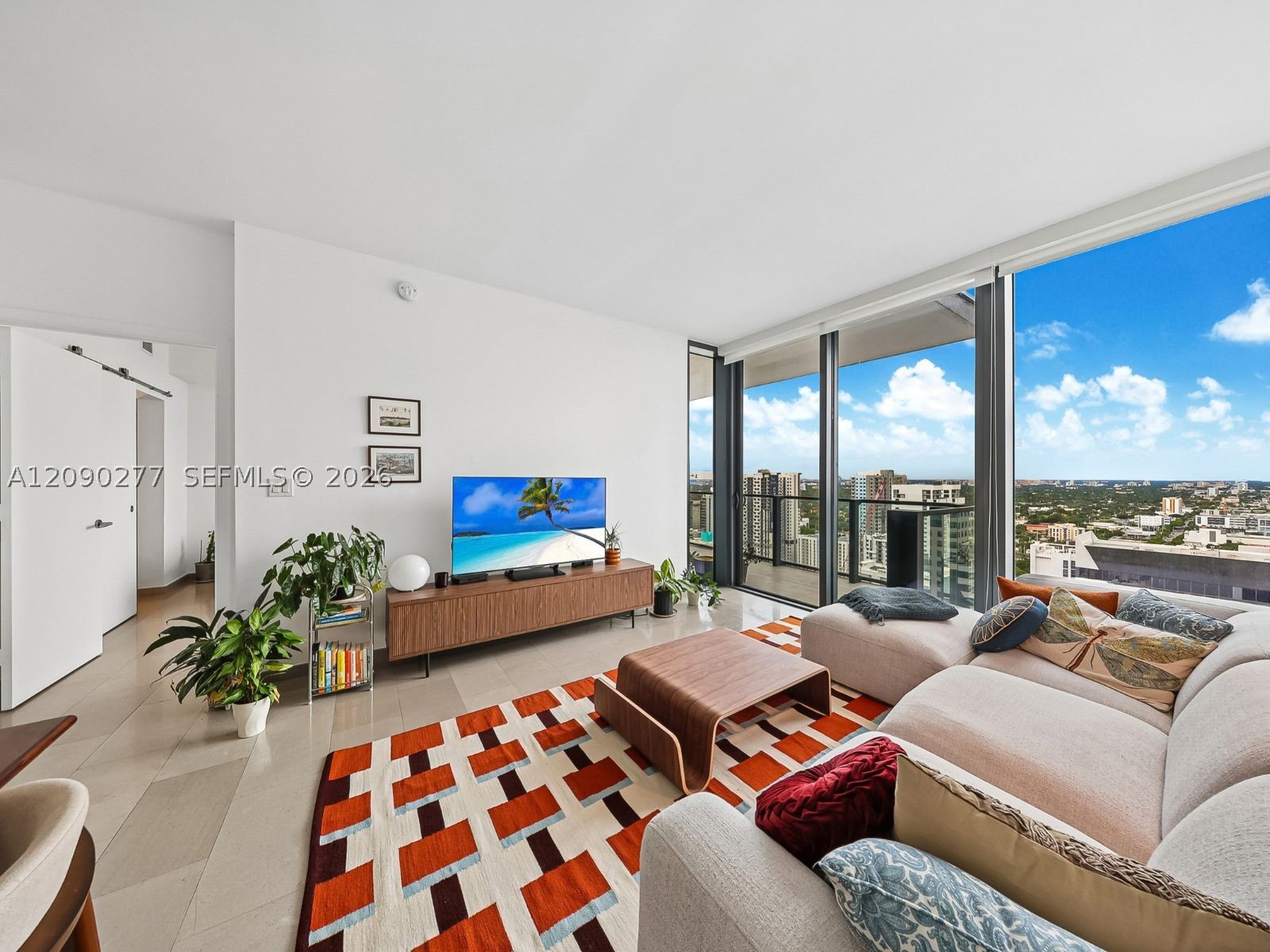 88 SW 7th St 2506 — photo