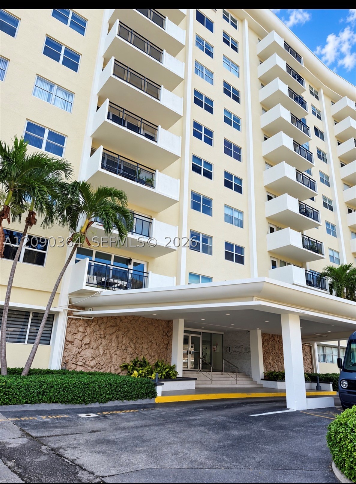401 Golden Isles Dr 1015 — photo