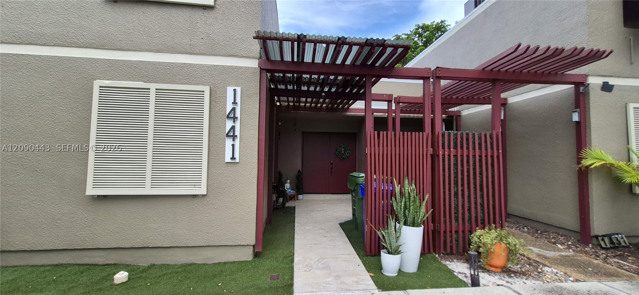 1441 W Fairway Rd — photo
