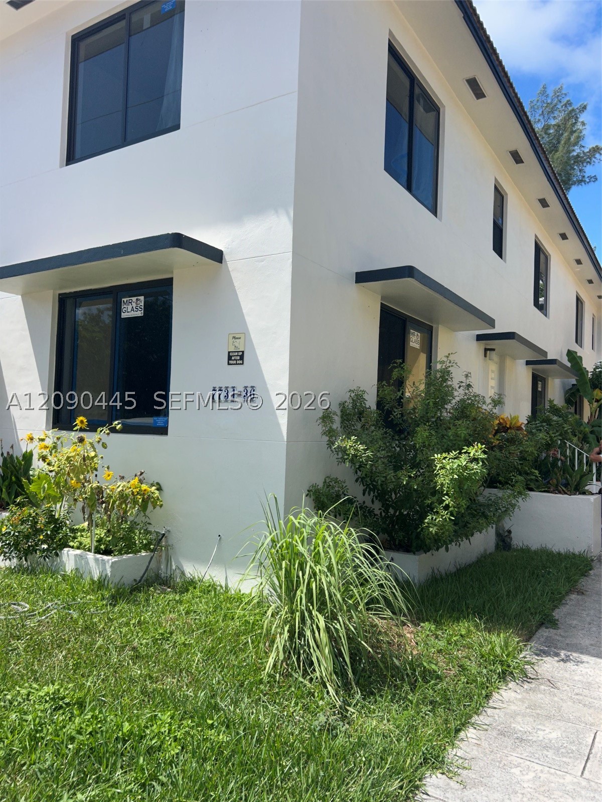 7734 Byron Ave 6 — photo