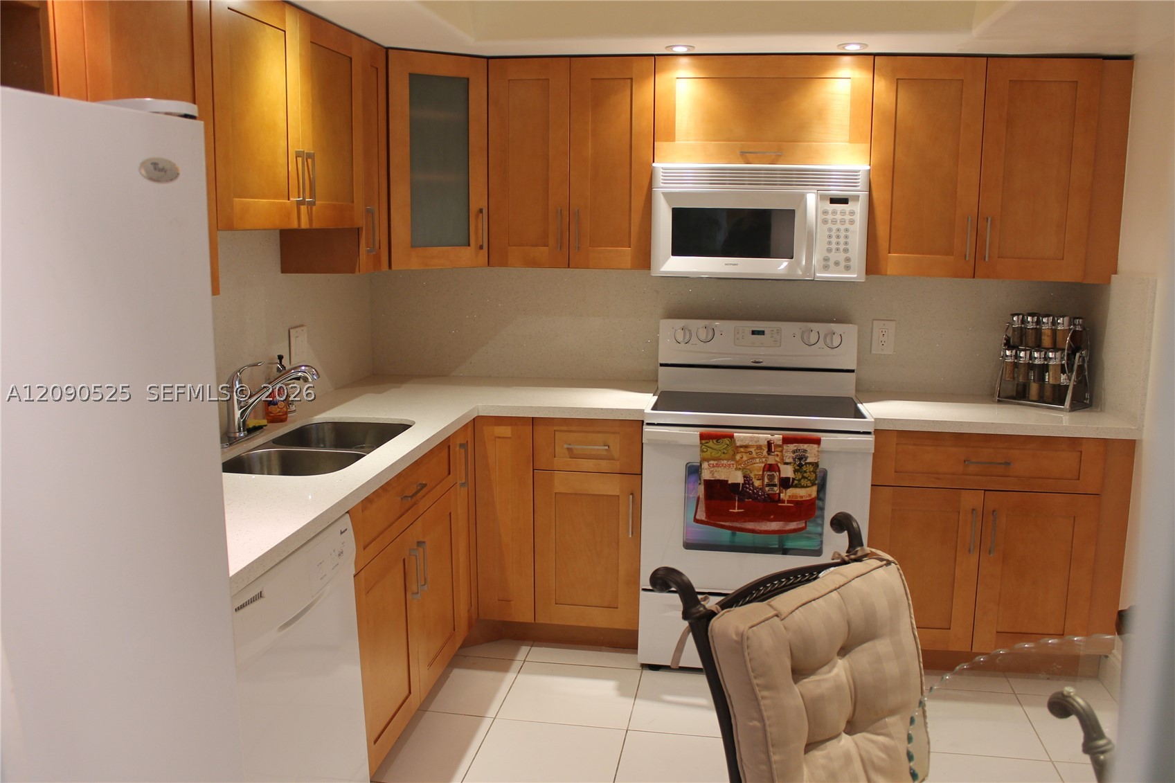 3980 Oaks Clubhouse Dr 110 — photo