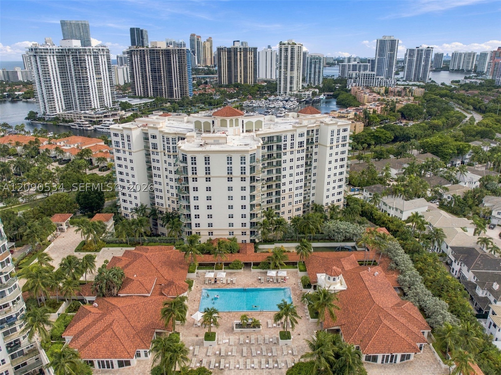 19900 E Country Club Dr 116 — photo