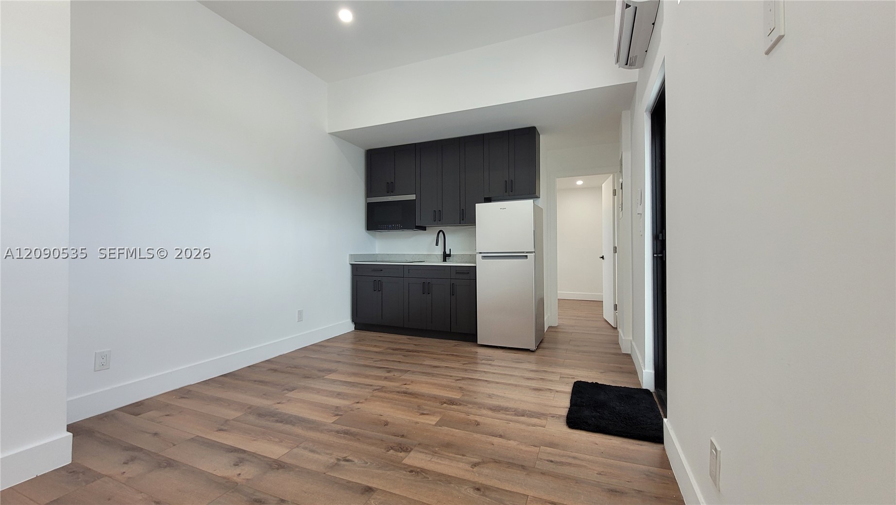 7801 Byron Ave B — photo