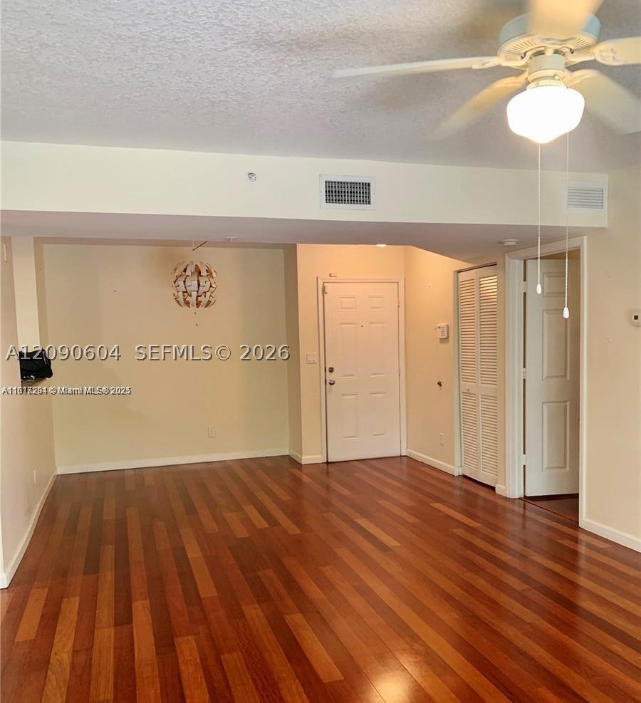 509 E Sheridan St 1073 — photo