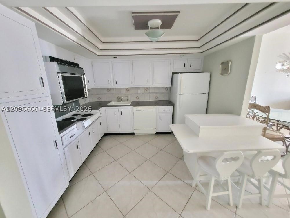 18041 Biscayne Blvd 203 — photo