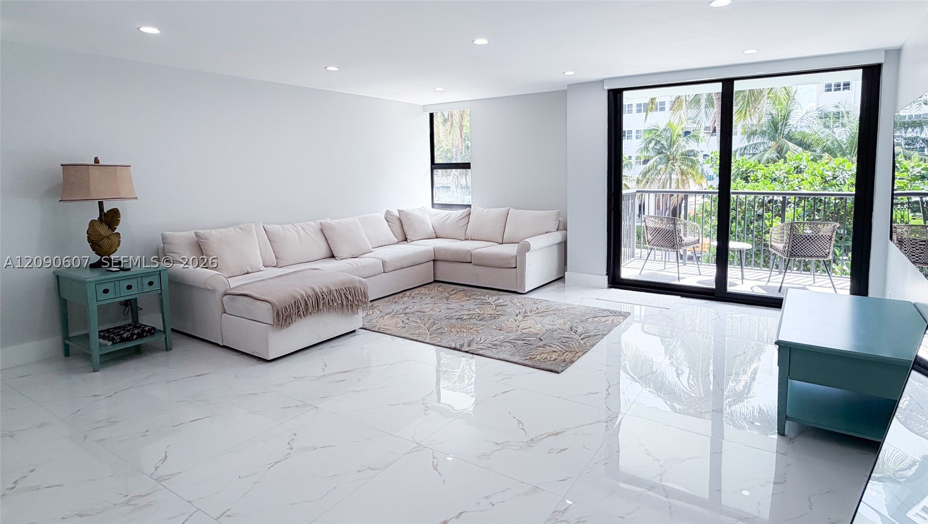 1800 Collins Ave 3B — photo