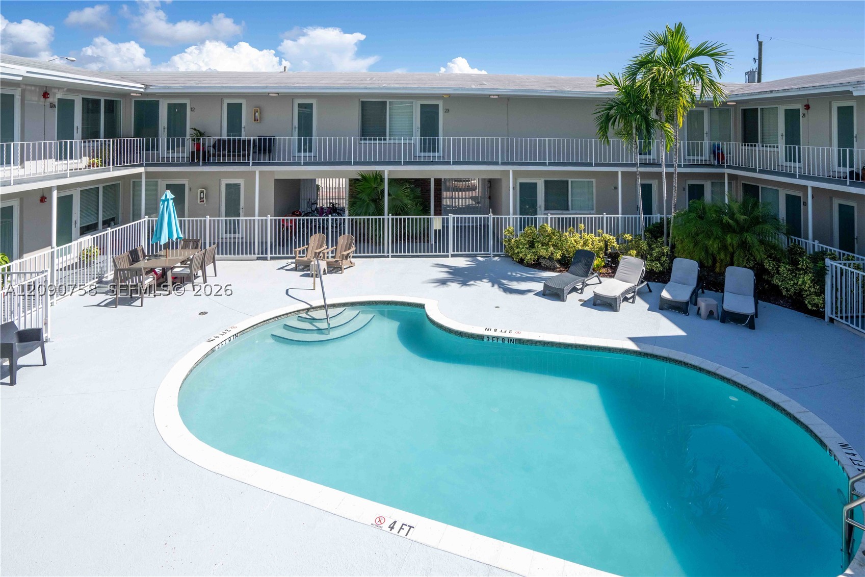 1940 Biarritz Dr 4 — photo