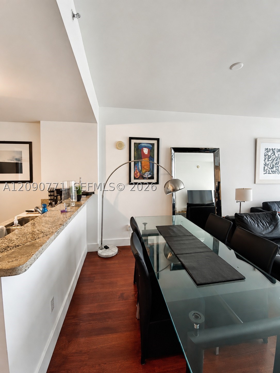 601 NE 36th St 3105 — photo