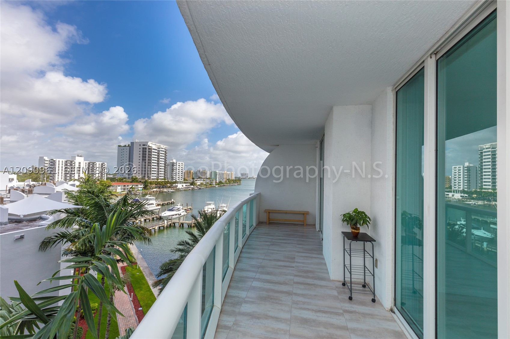 7910 Harbor Island Dr 507 — photo