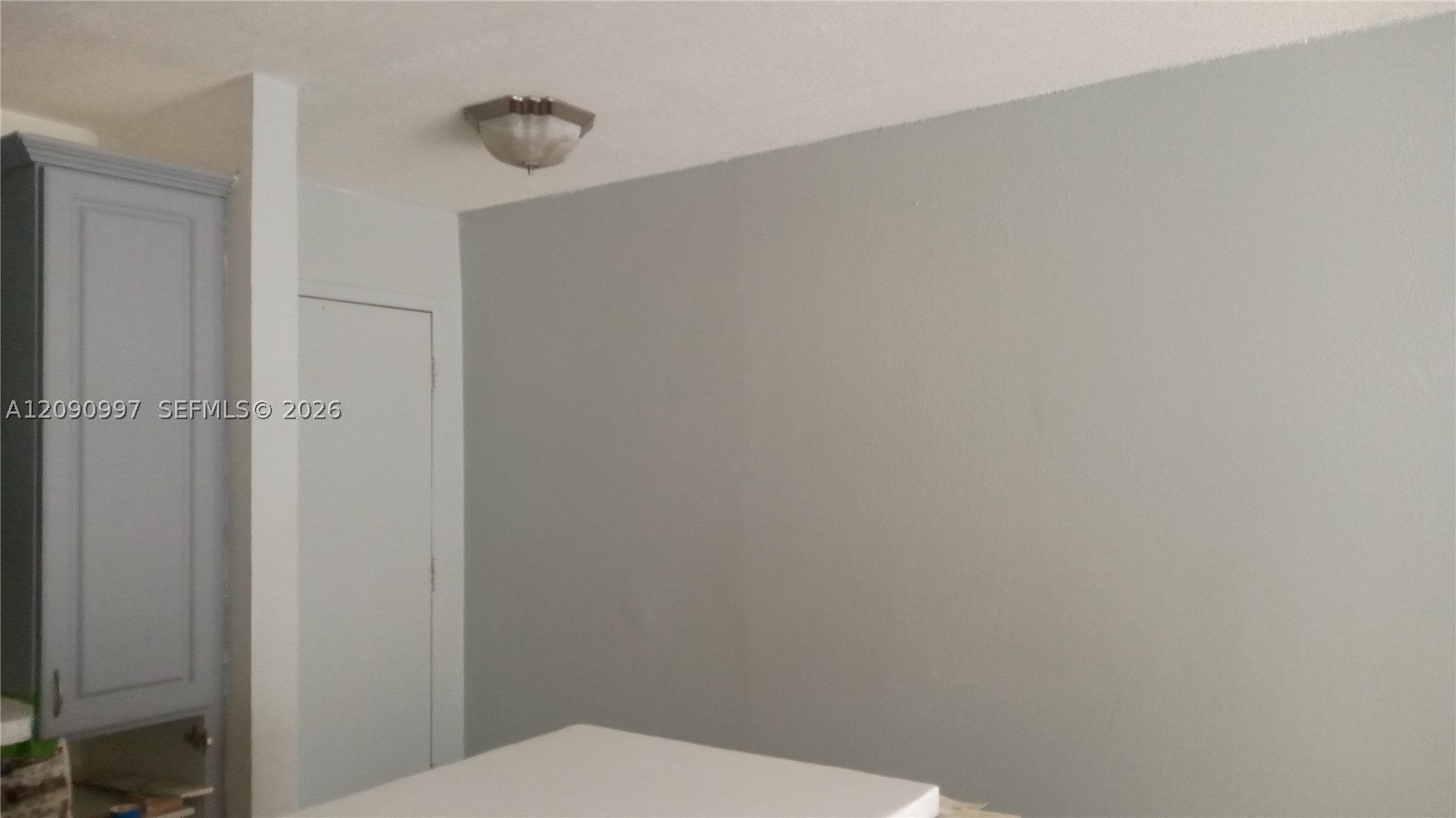 300 W 74th Pl 303 — photo