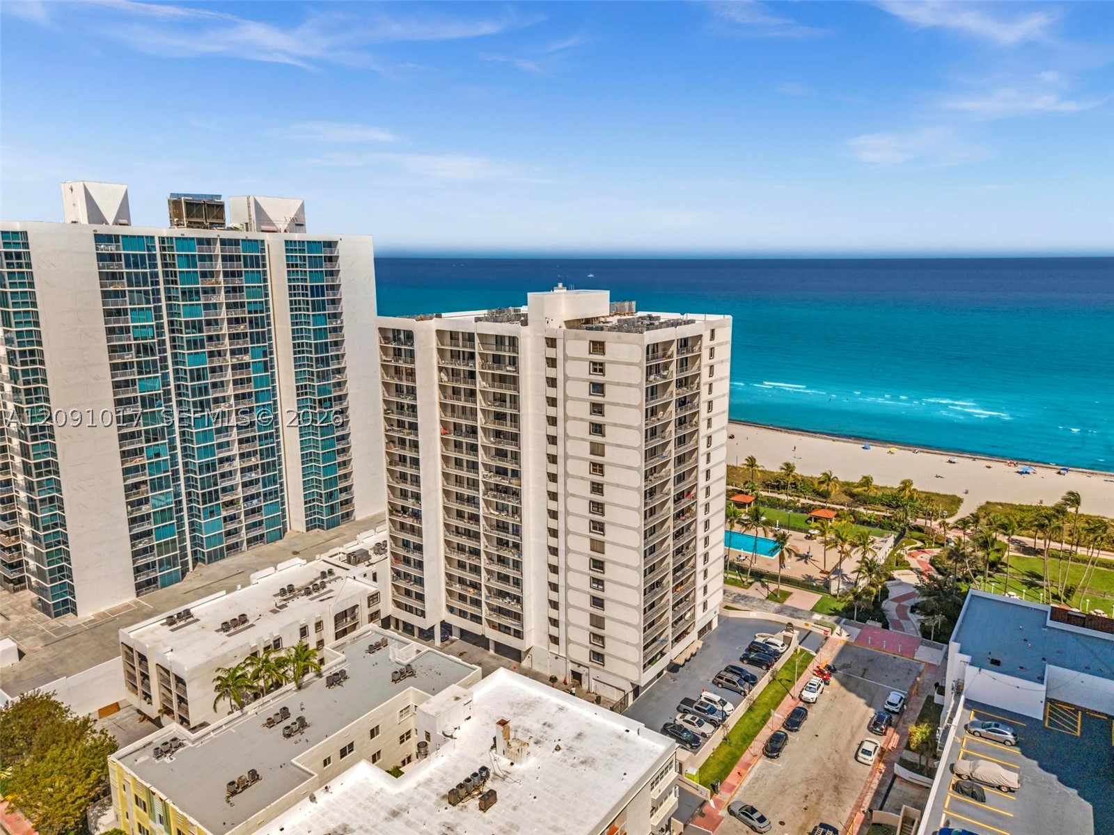 2625 Collins Ave 1109 — photo