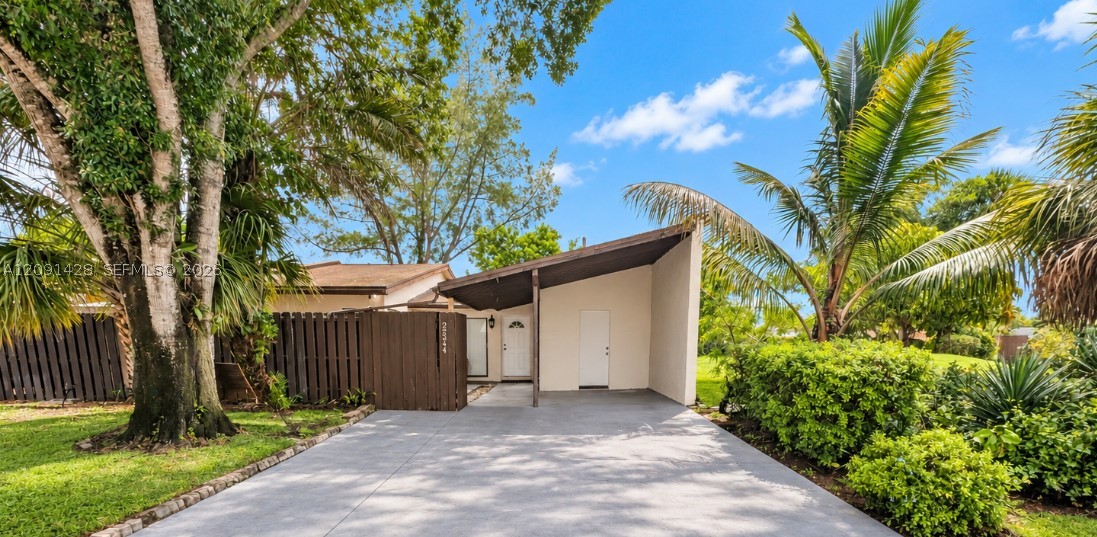22344 Palomita Dr 22344 — photo