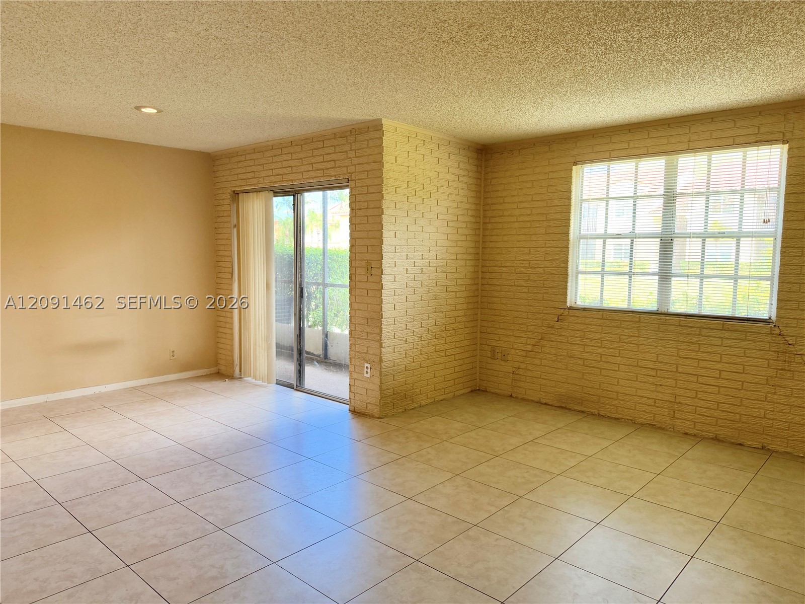 1285 SW 46th Ave 2711 — photo