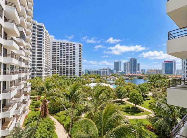 600 Three Islands Blvd 616 — photo