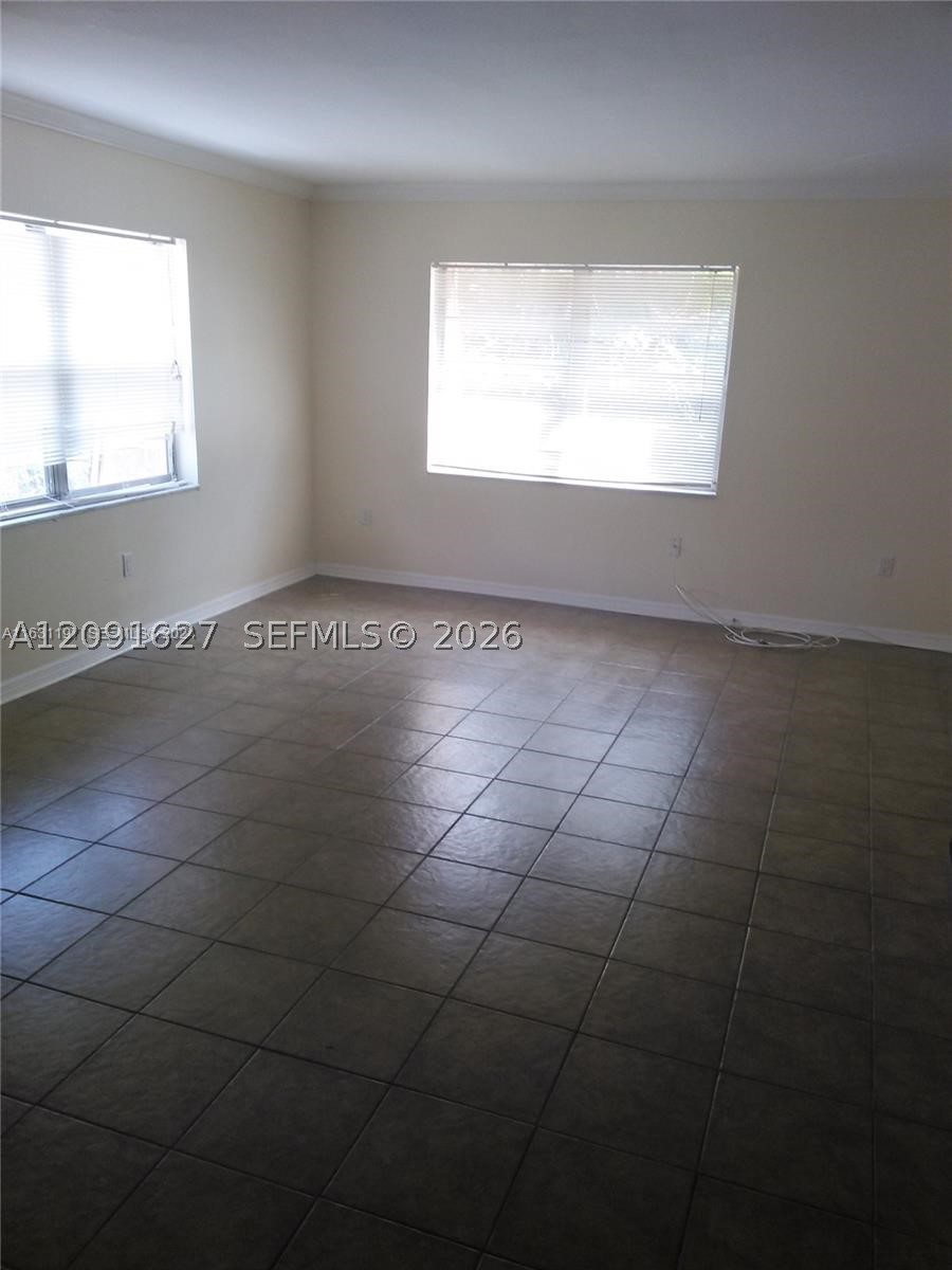1919 Plunkett St 7 — photo