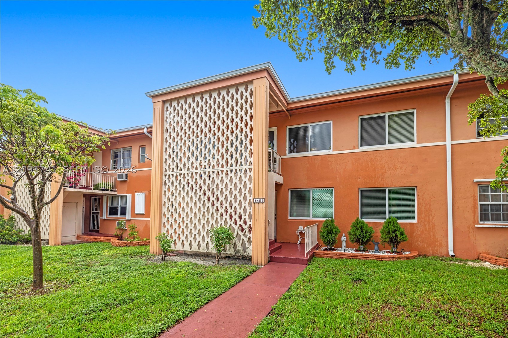 3451 SW 9th Ter 3 Aka Unit 7B — photo
