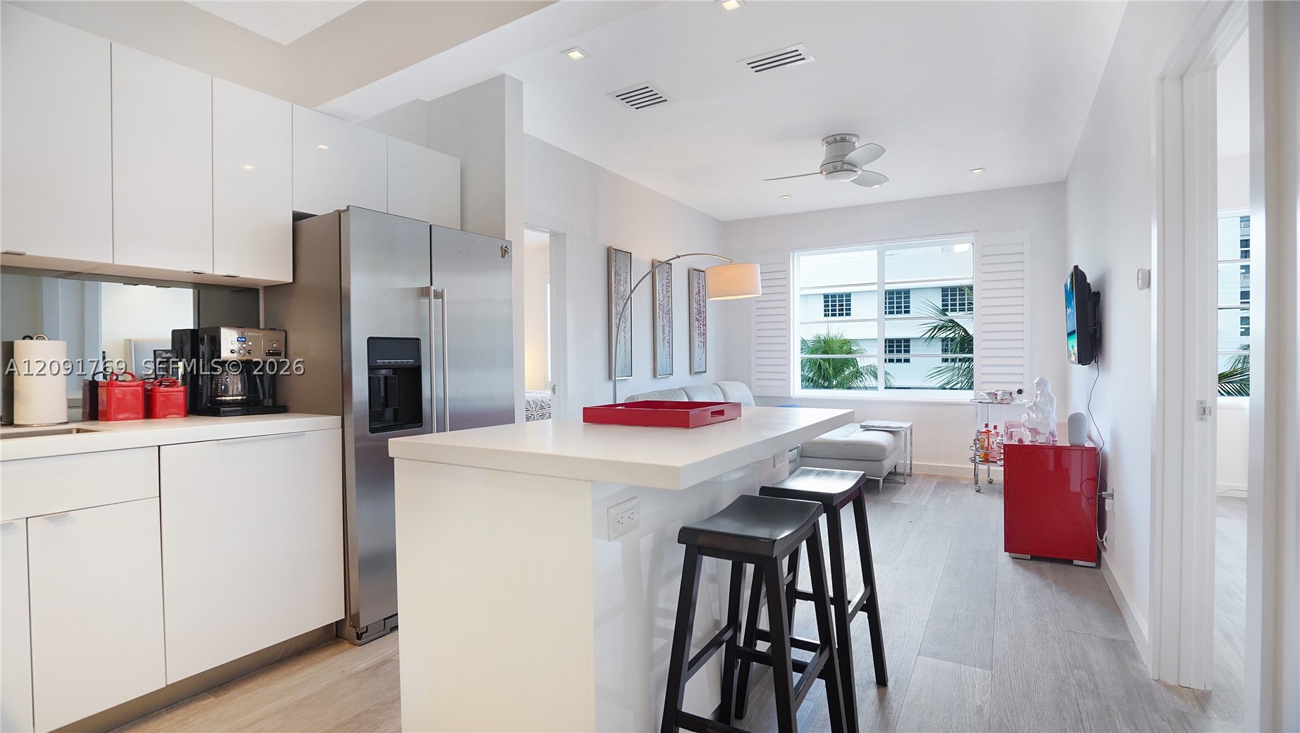 1460 Ocean Dr 407 — photo