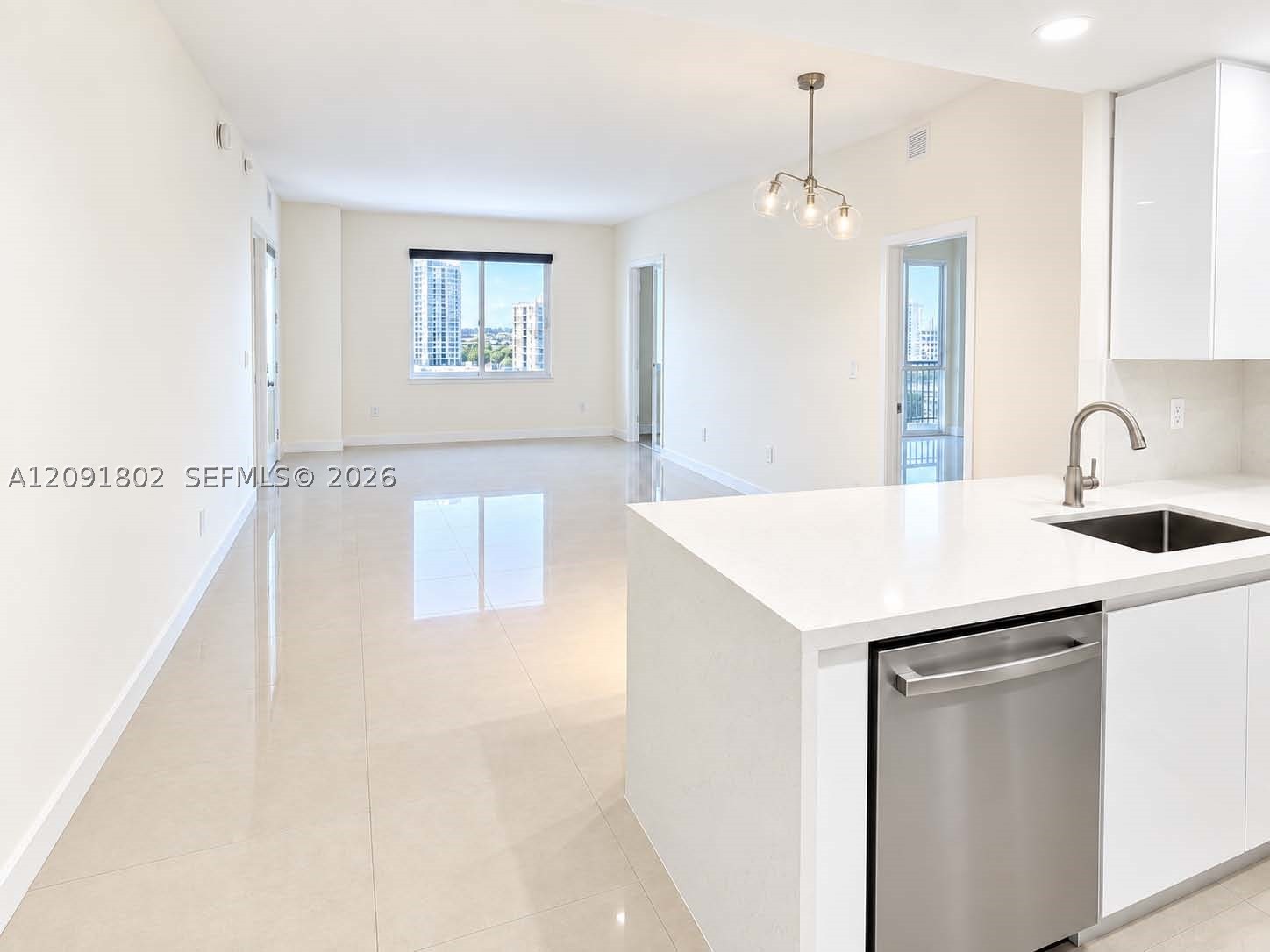 10 Aragon Ave 910 — photo