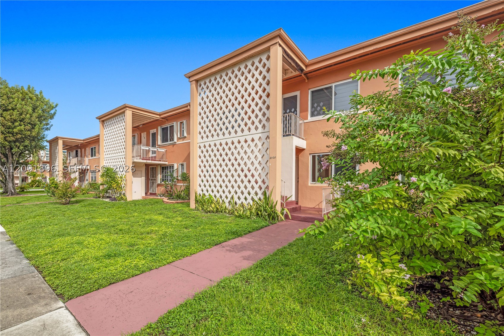 3451 SW 11th St 3 Aka Unit 7B — photo