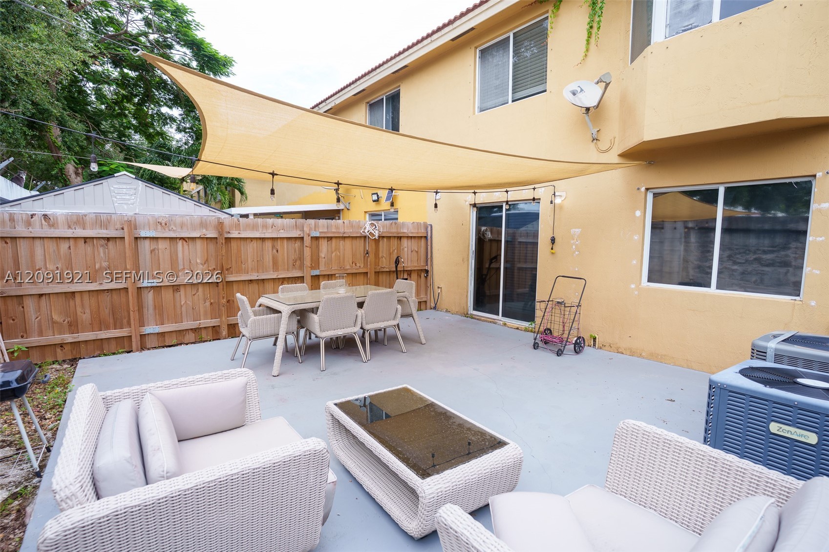 15400 SW 134th Pl 403 — photo