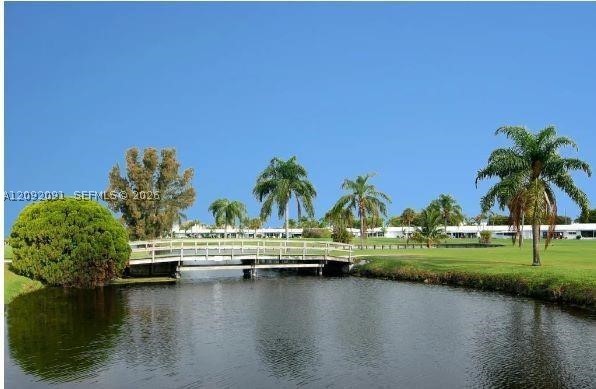 1116 Lake Ter 205 — photo