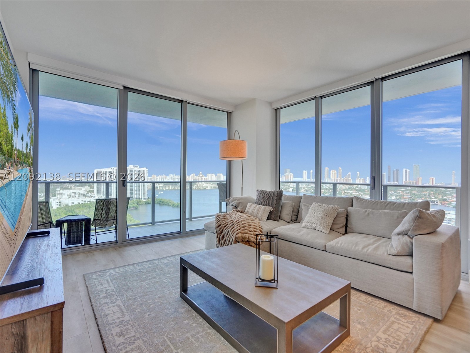 16385 Biscayne Blvd 2107 — photo