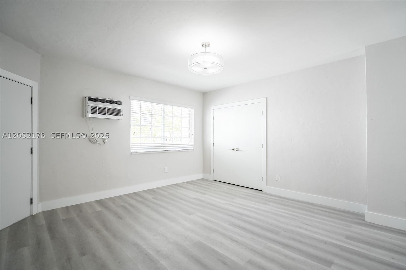 2418 Flamingo Dr 9 — photo