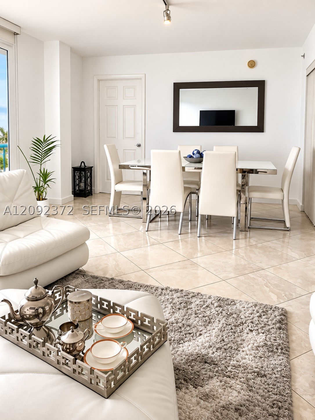 9195 Collins Ave 1106 — photo