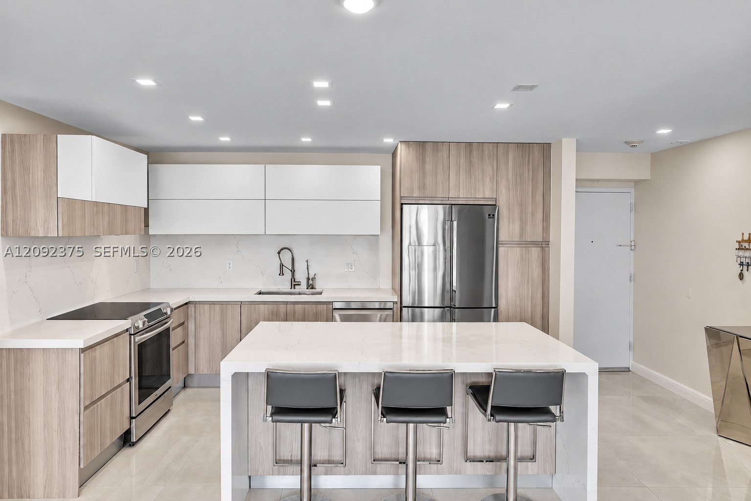 19390 Collins Ave 421 — photo