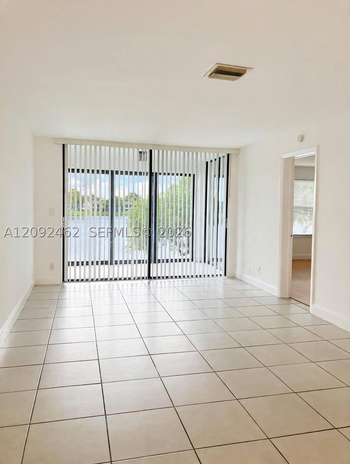 217 Lake Pointe Dr 204 — photo