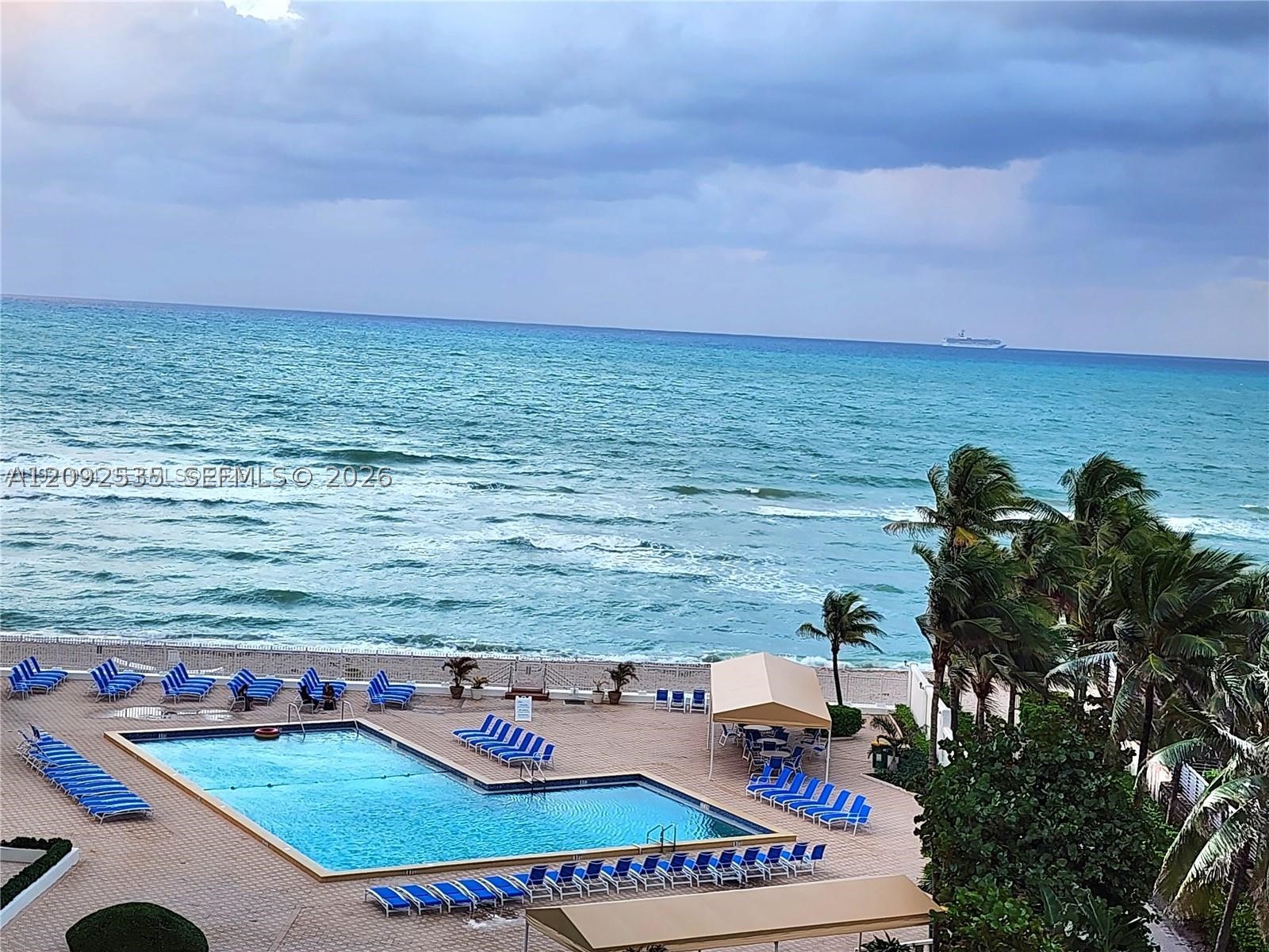 3505 S Ocean Dr 819 — photo