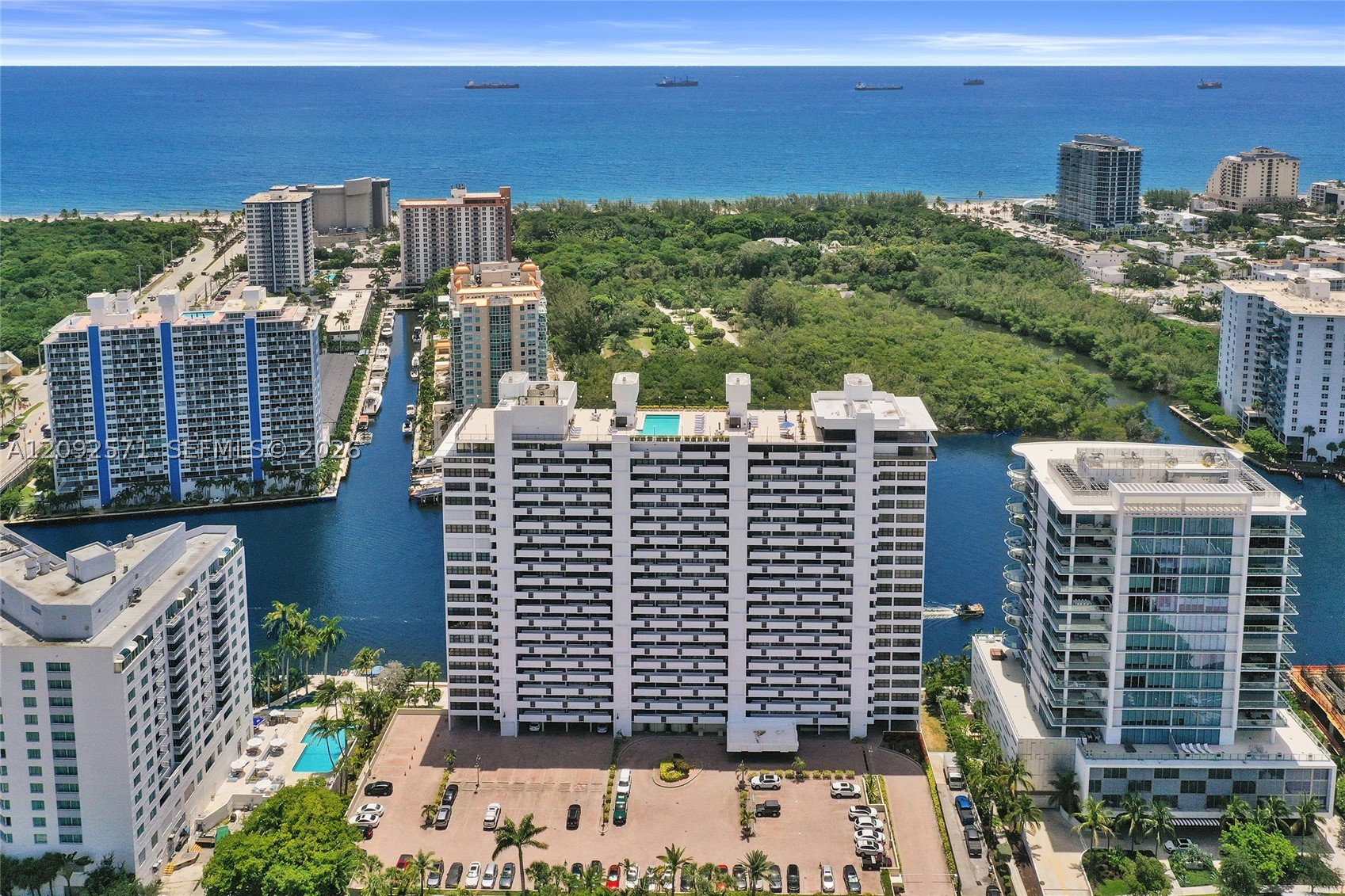 936 Intracoastal Dr 4F — photo