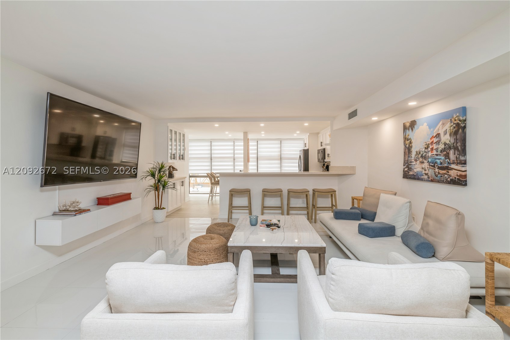 6423 Collins Ave 203 — photo
