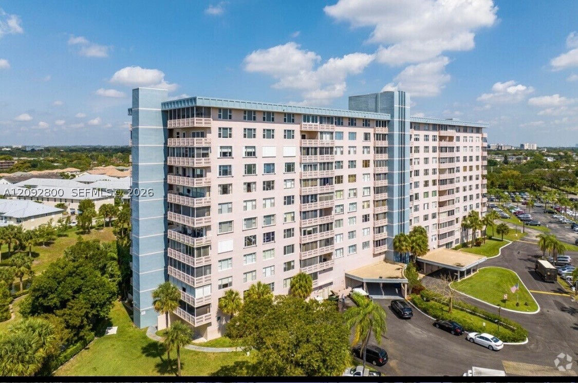 3800 Hillcrest Dr 523 — photo