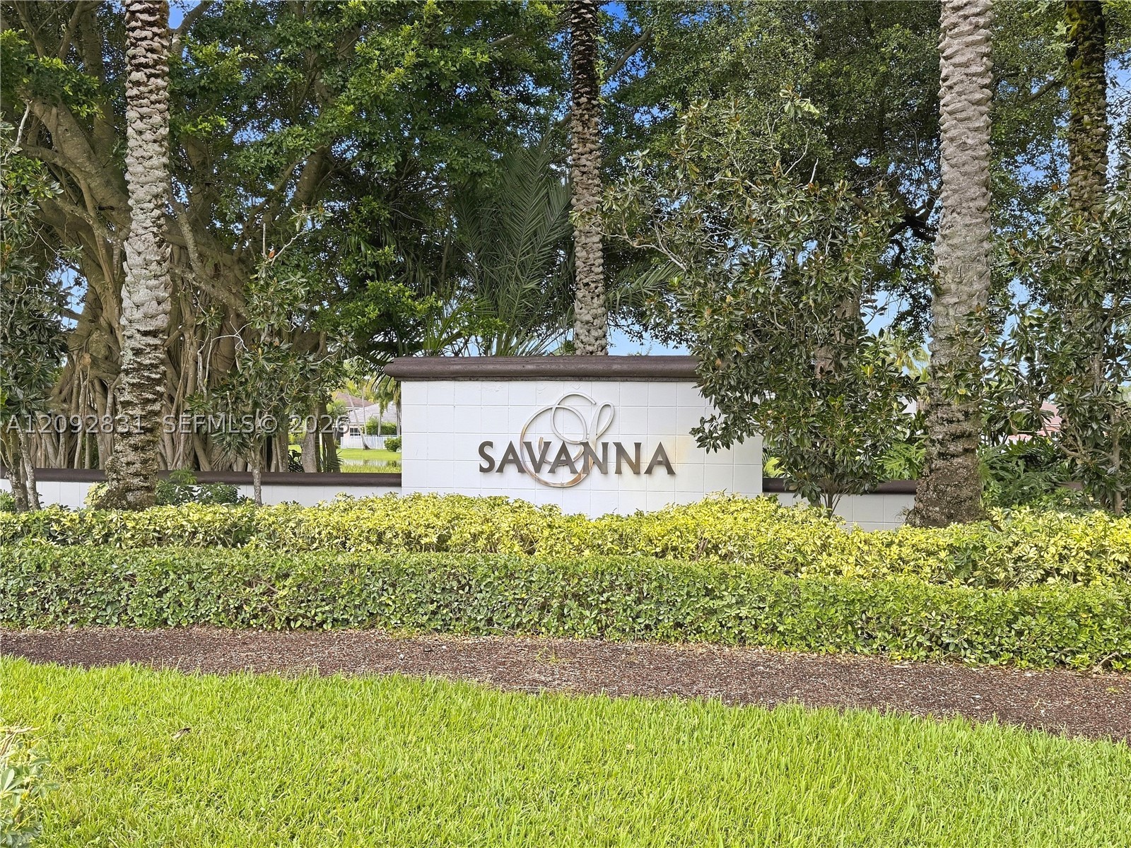1612 Blue Jay Cir — photo