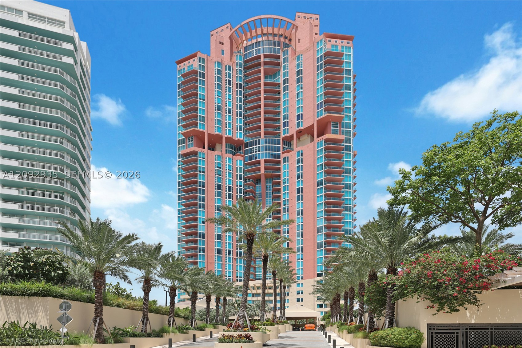 300 S Pointe Dr 4206 — photo