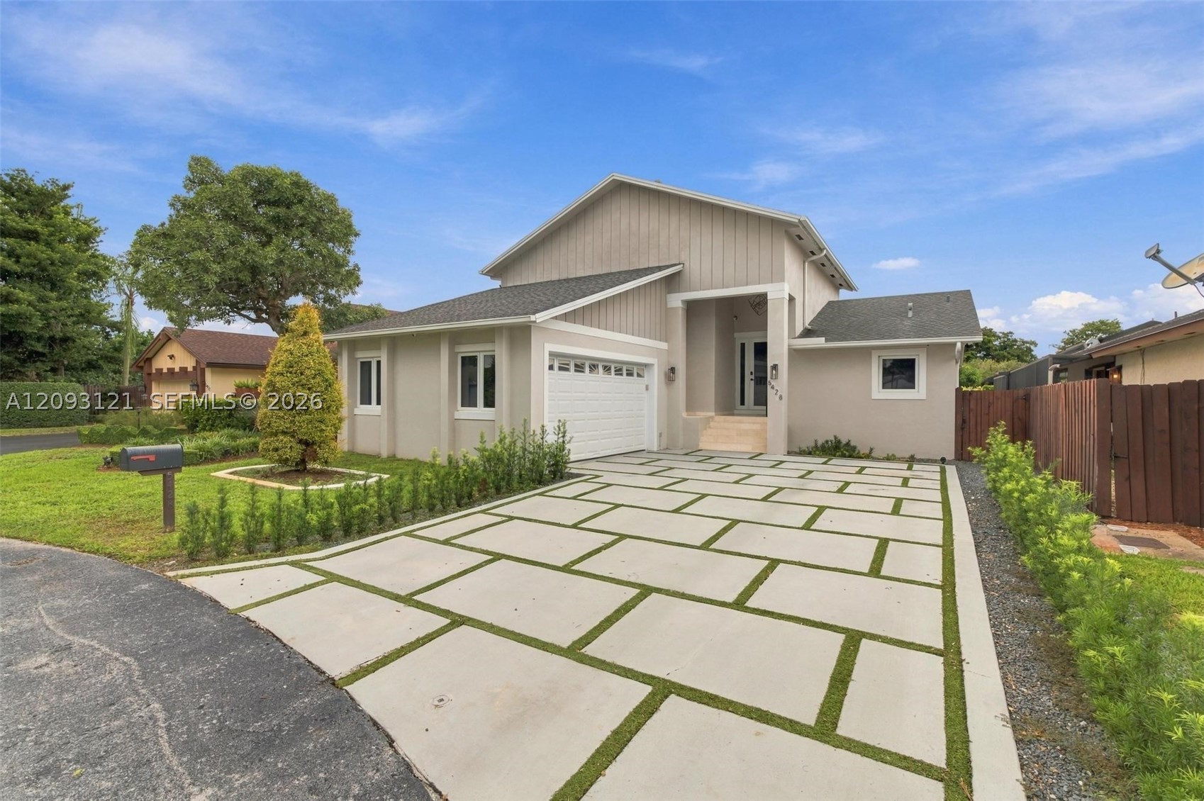 5428 SW 152nd Place Cir — photo