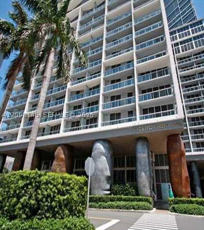 485 Brickell Ave 1809 — photo