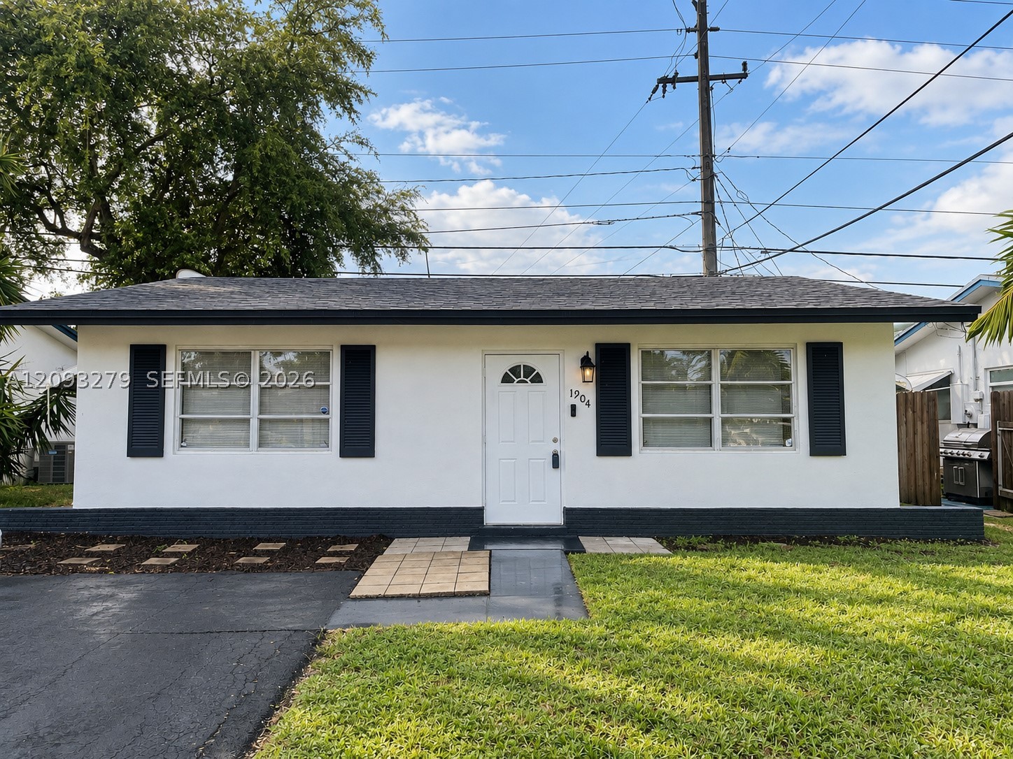 1904 NW 45th Ct 1904 — photo