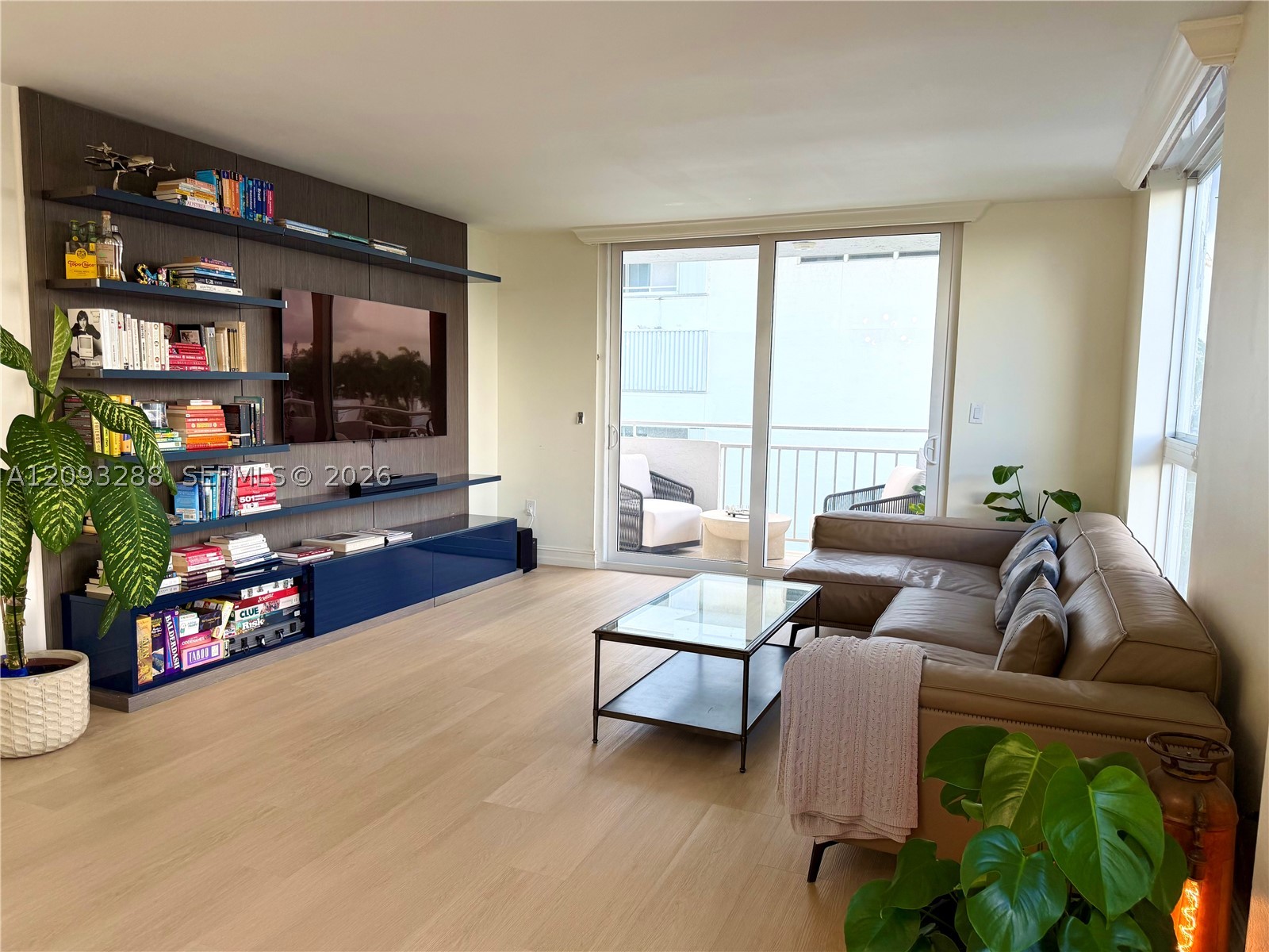 9721 E Bay Harbor Dr 5a — photo