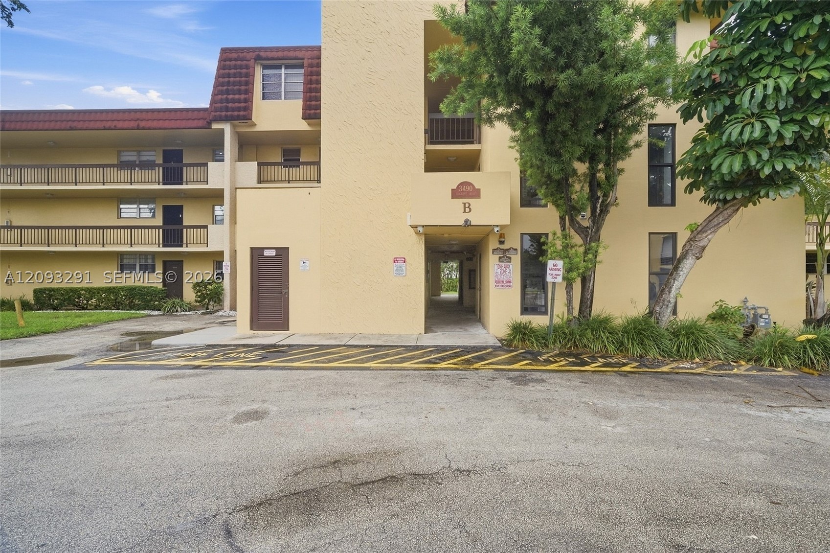 3490 Foxcroft Rd B303 — photo