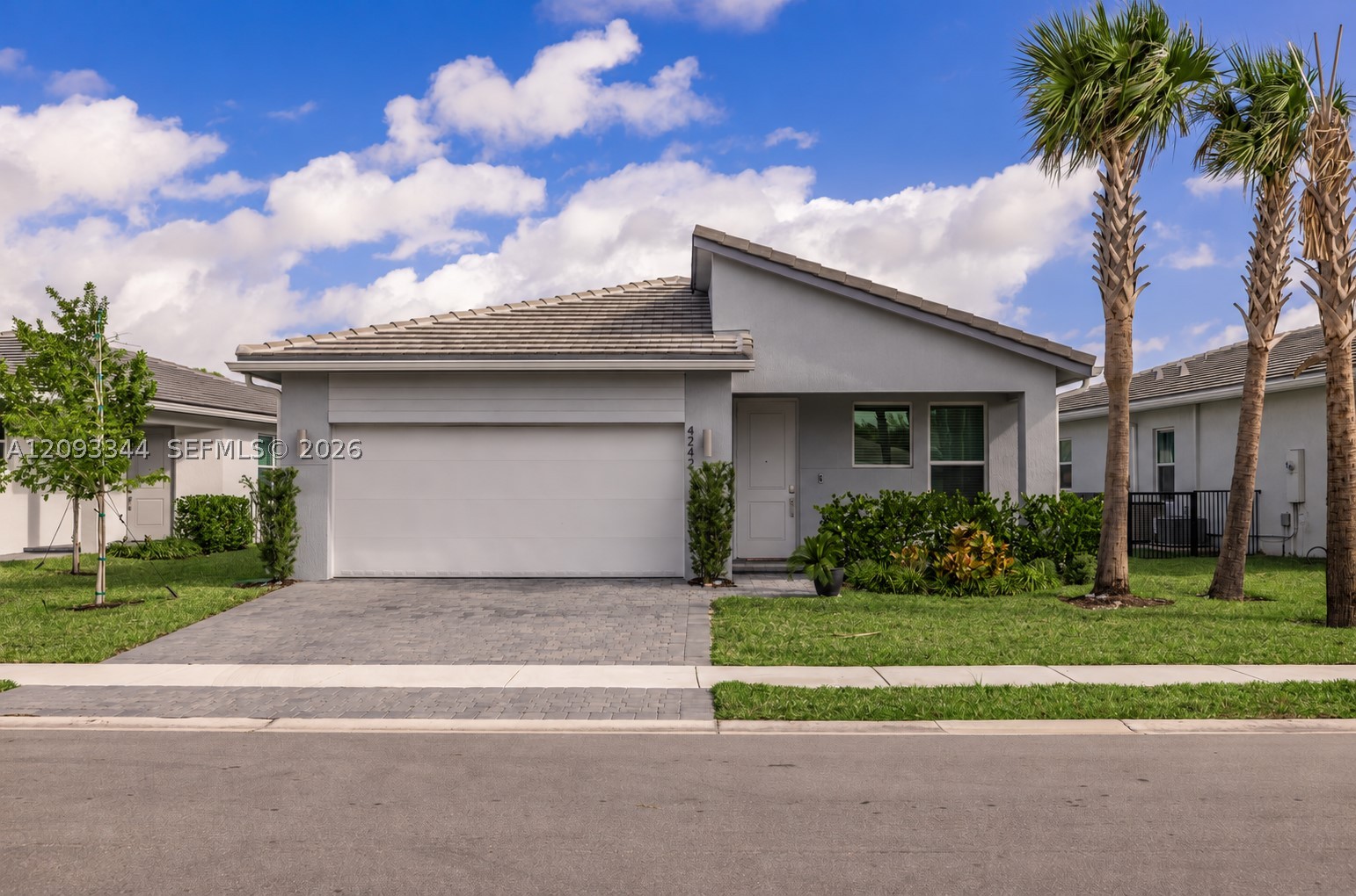4242 Rosa Dr — photo