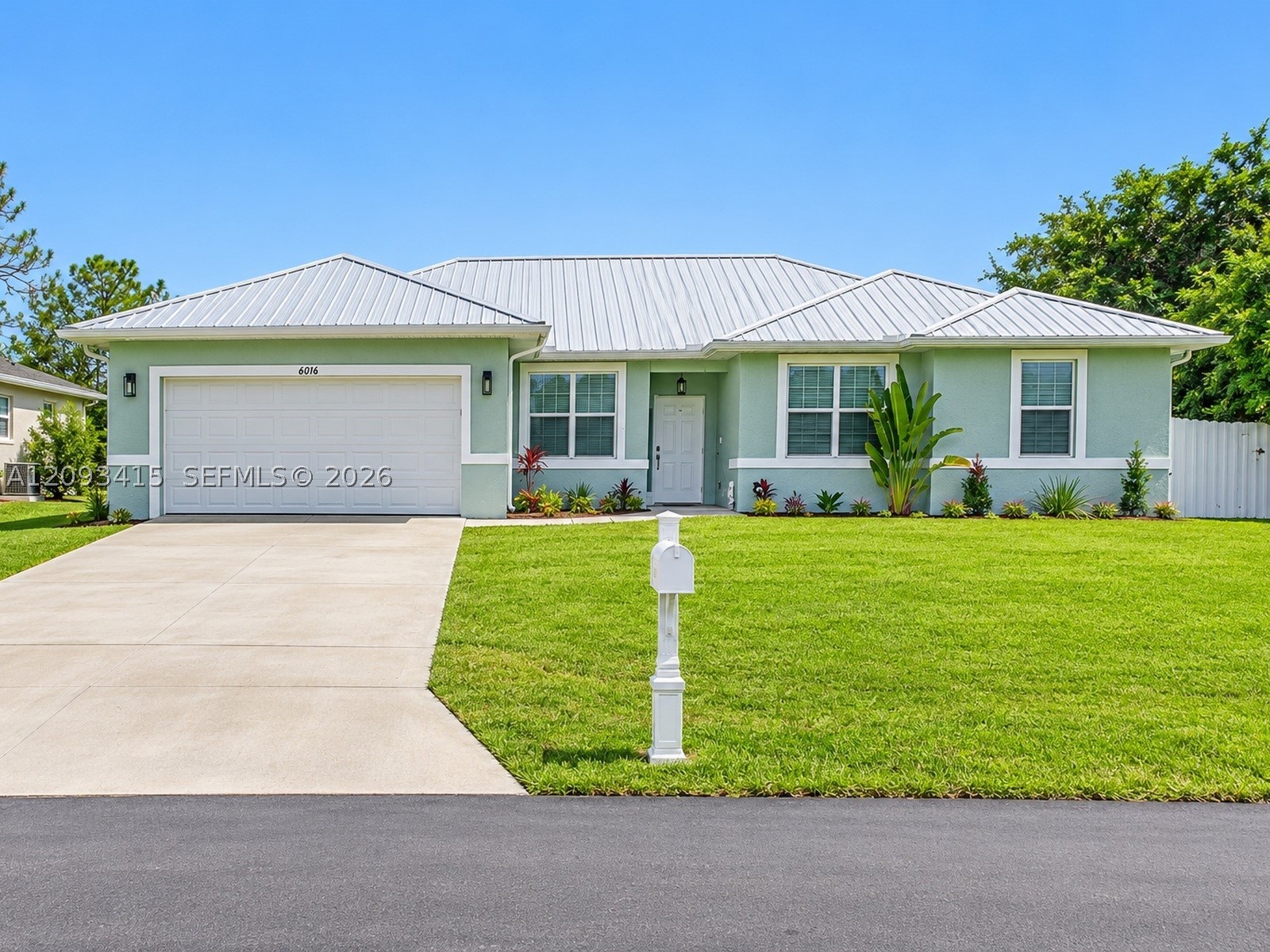 6016 W Joy Ct — photo