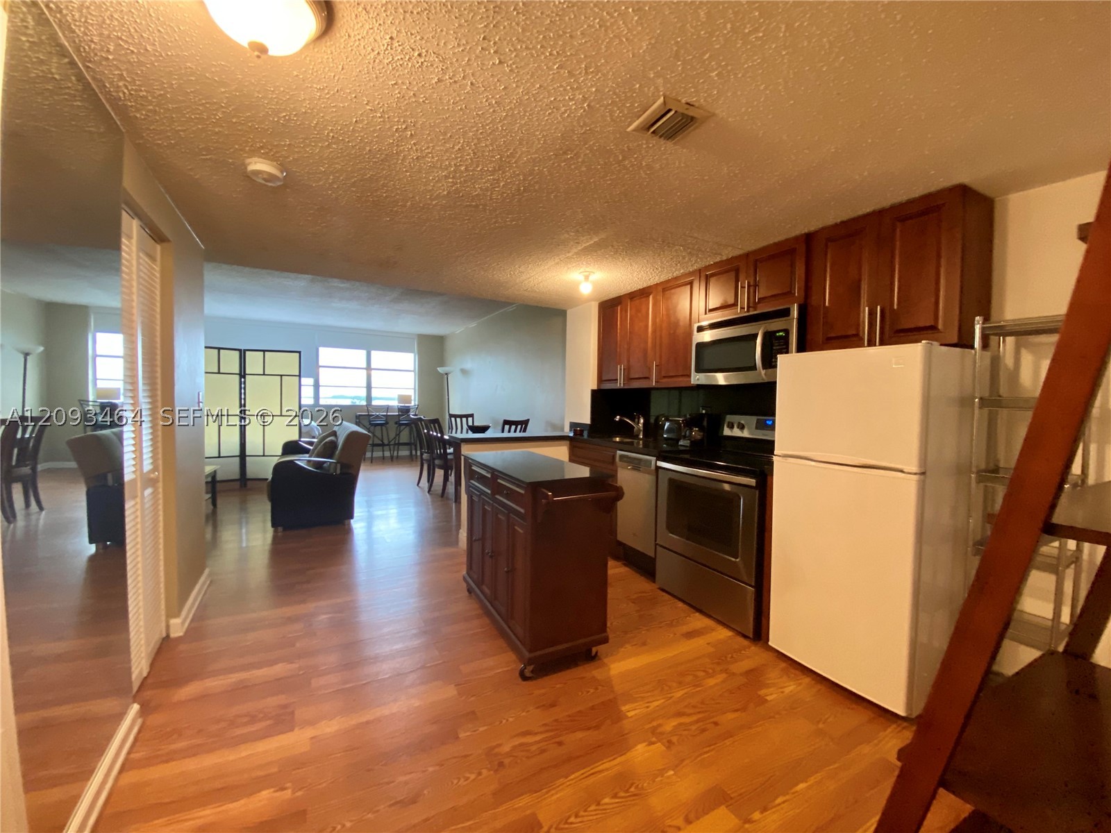 801 Brickell Bay Dr 769 — photo