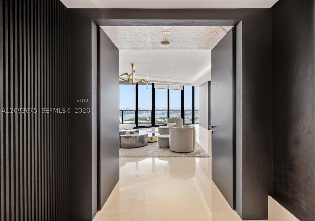 1000 Biscayne Blvd 4102 — photo