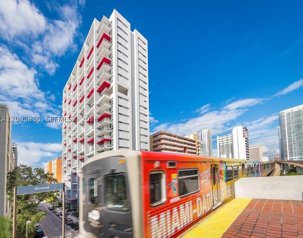 117 SW 10th Street 1702 — photo