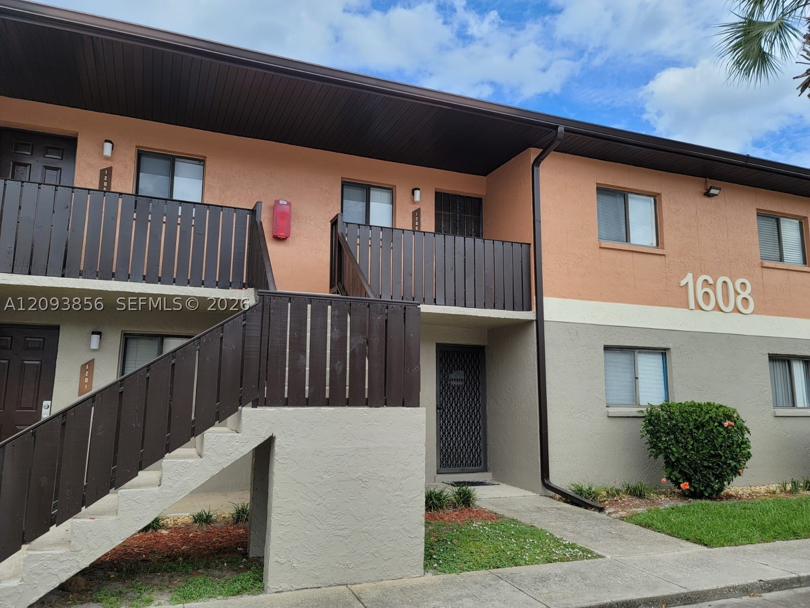 1608 University Ln 1205 — photo