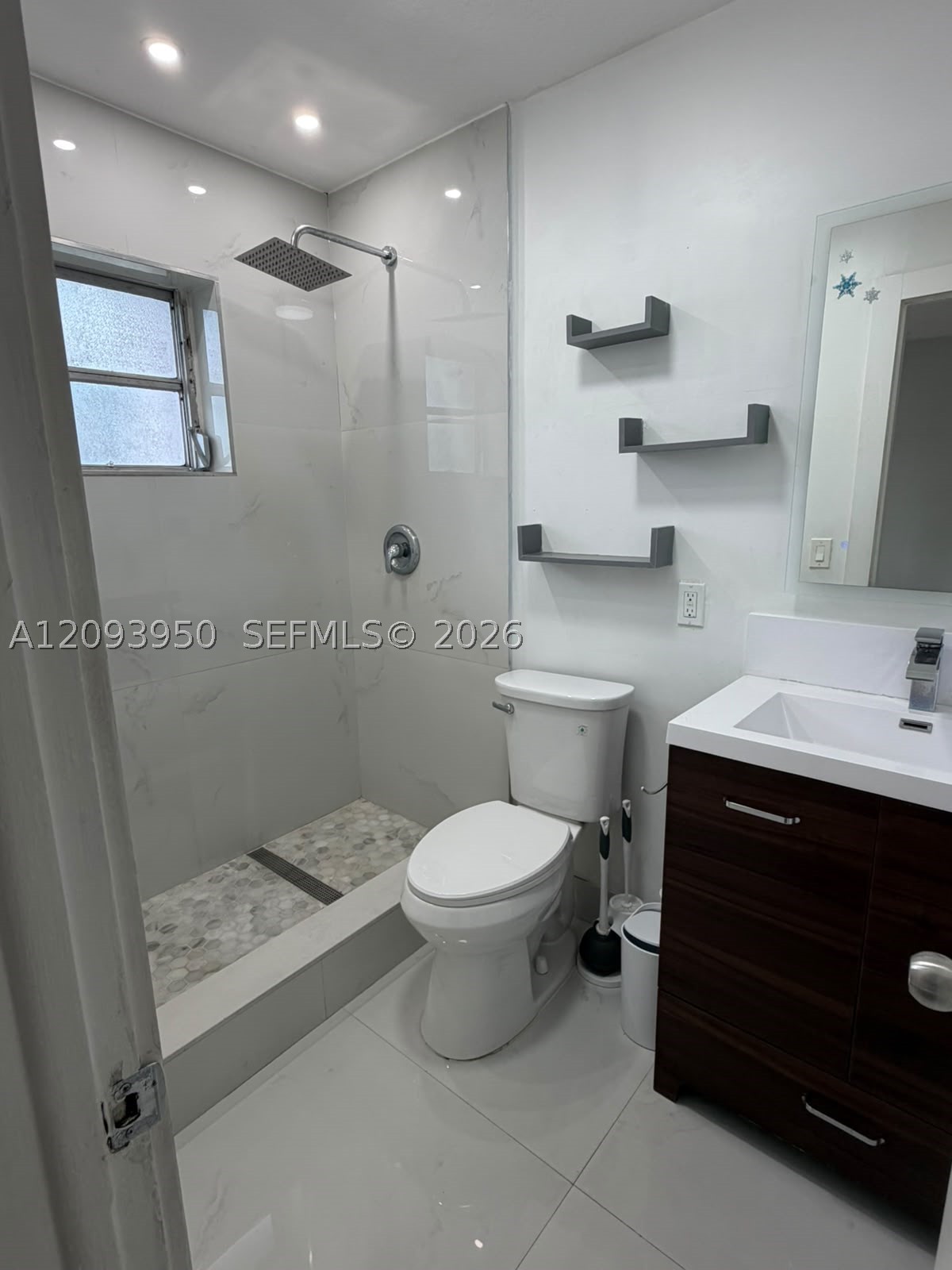 1330 W 54th St 310C — photo